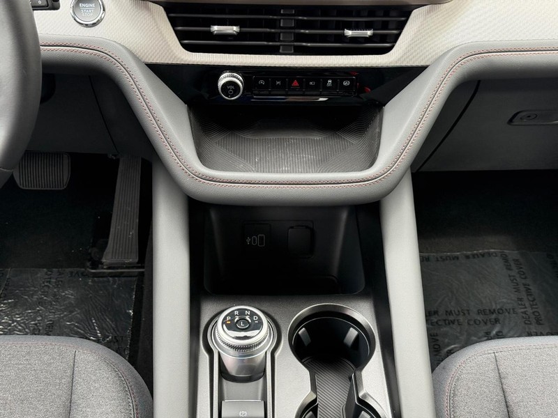 Ford Explorer Vehicle Full-screen Gallery Image 13