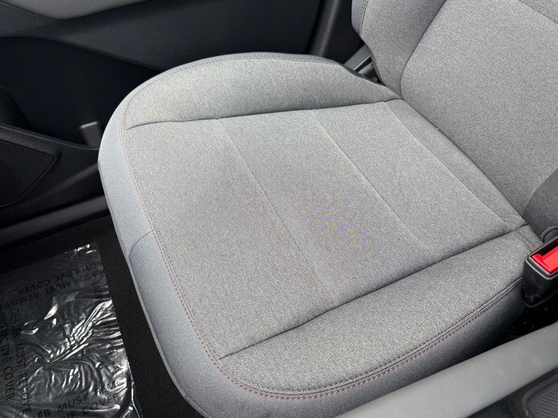 Ford Explorer Vehicle Full-screen Gallery Image 21