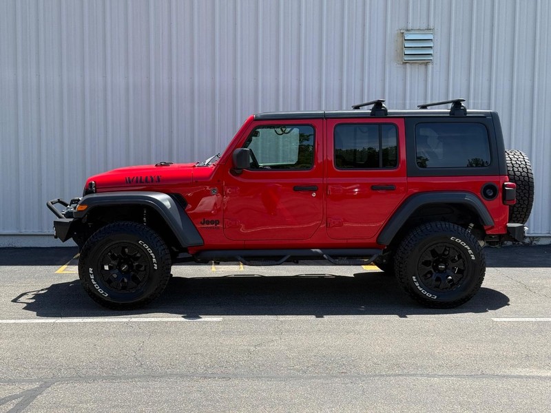Jeep Wrangler Unlimited Vehicle Full-screen Gallery Image 2
