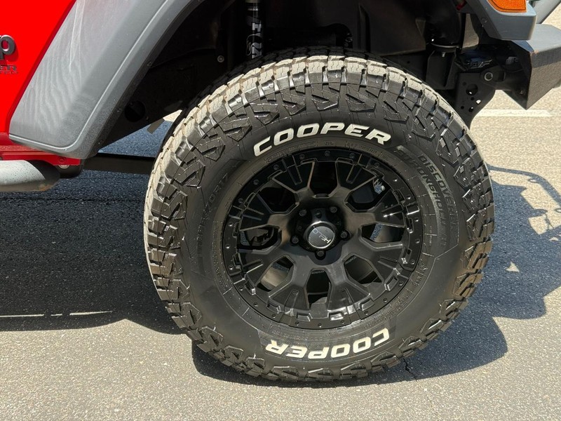 Jeep Wrangler Unlimited Vehicle Full-screen Gallery Image 8