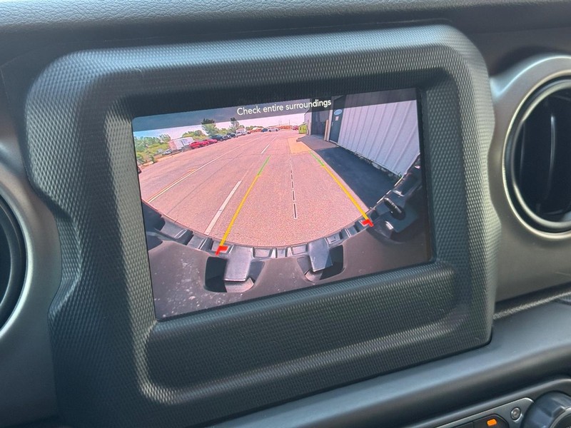 Jeep Wrangler Unlimited Vehicle Full-screen Gallery Image 16
