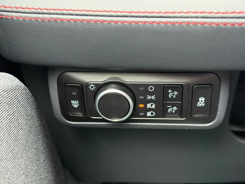 Ford Mustang Mach-E Vehicle Full-screen Gallery Image 21