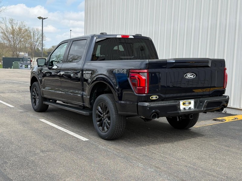 Ford F-150 Vehicle Full-screen Gallery Image 3