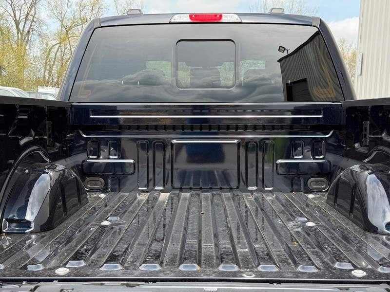 Ford F-150 Vehicle Full-screen Gallery Image 5