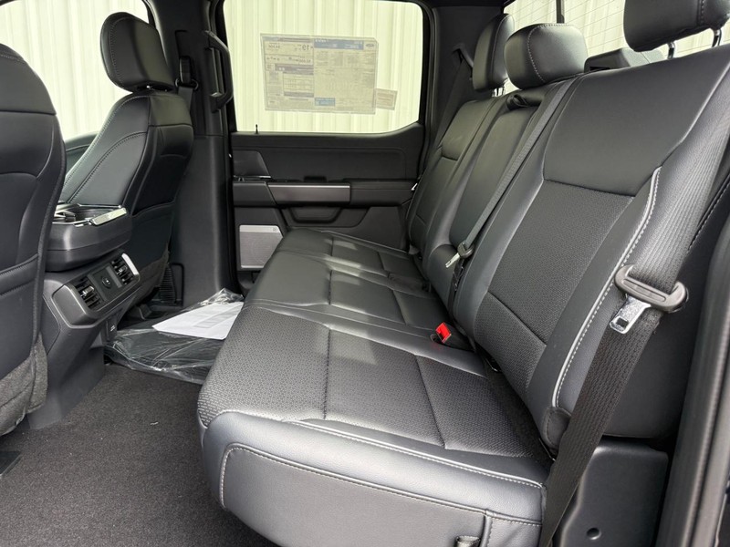 Ford F-150 Vehicle Full-screen Gallery Image 9