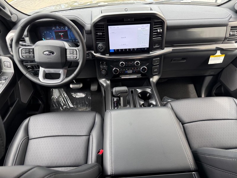Ford F-150 Vehicle Full-screen Gallery Image 10
