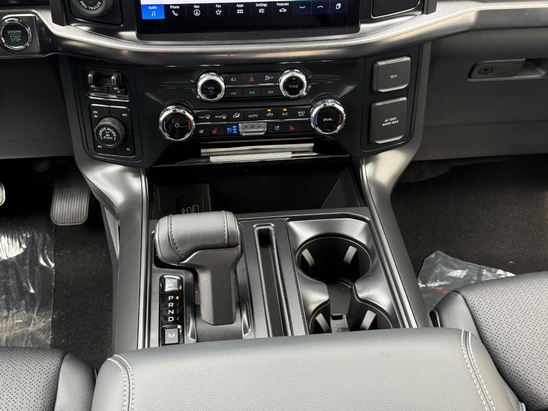 Ford F-150 Vehicle Full-screen Gallery Image 12