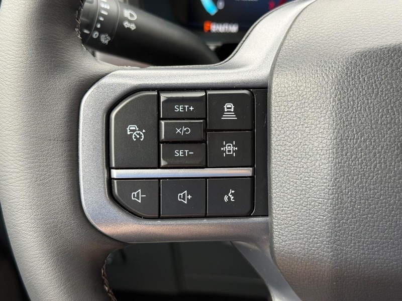 Ford F-150 Vehicle Full-screen Gallery Image 15