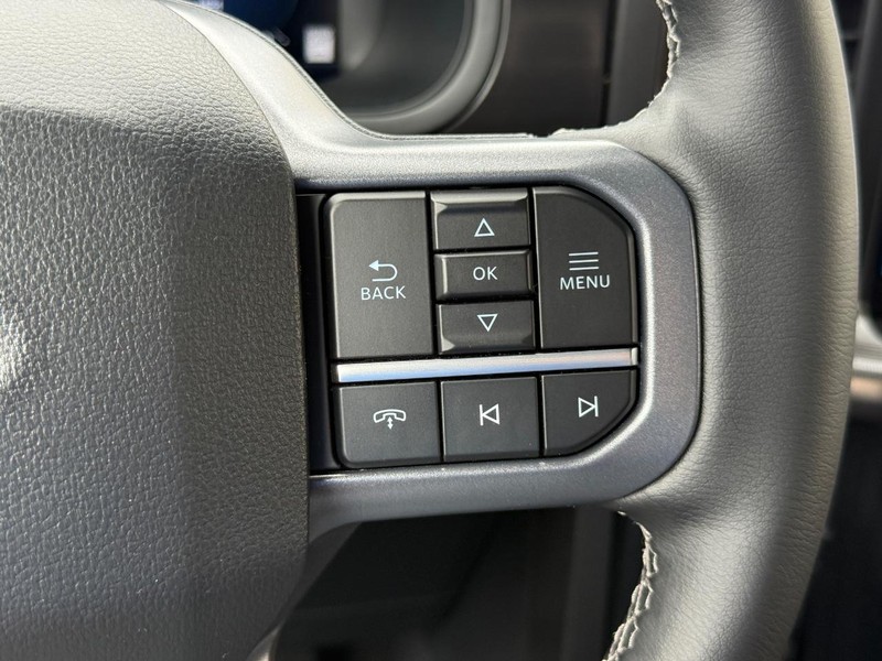 Ford F-150 Vehicle Full-screen Gallery Image 16