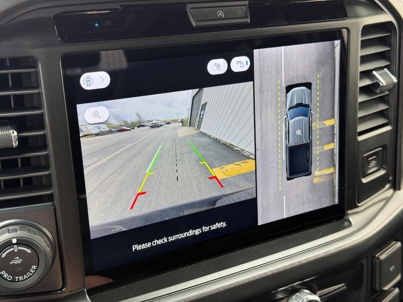 Ford F-150 Vehicle Full-screen Gallery Image 18