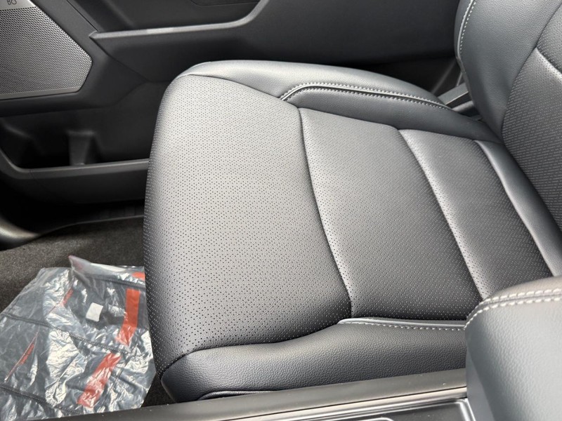 Ford F-150 Vehicle Full-screen Gallery Image 20