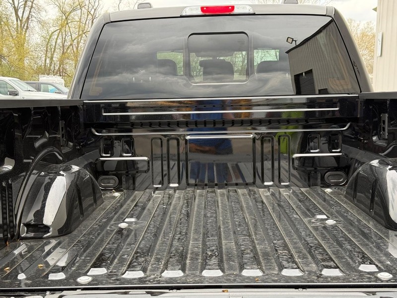 Ford F-150 Vehicle Full-screen Gallery Image 5