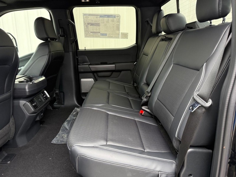 Ford F-150 Vehicle Full-screen Gallery Image 9