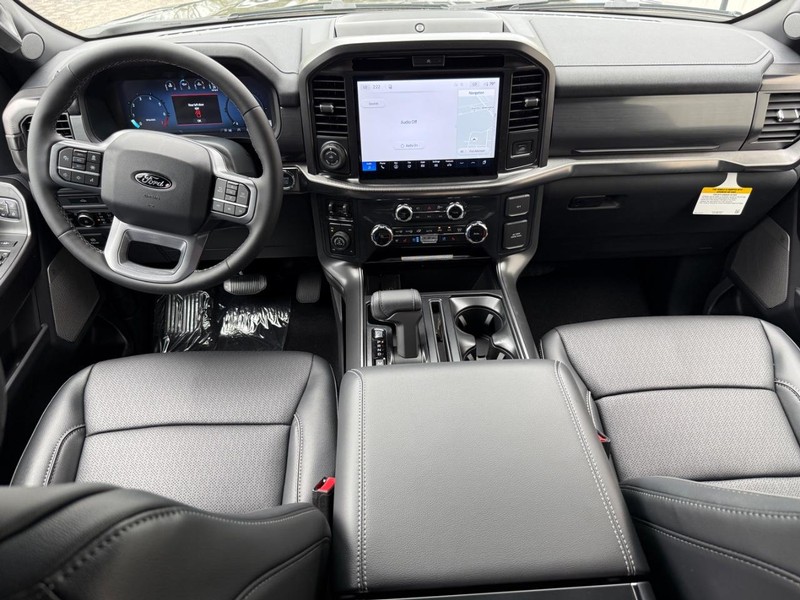 Ford F-150 Vehicle Full-screen Gallery Image 10