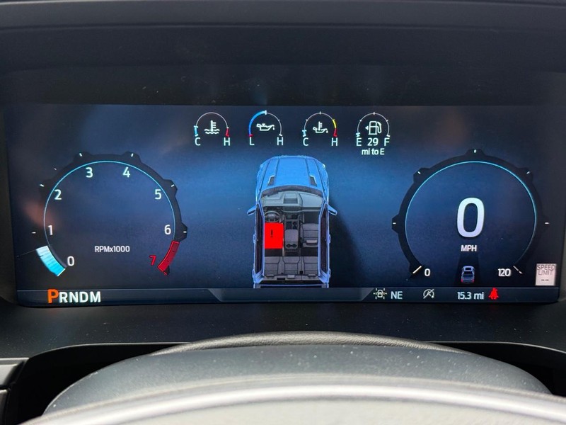 Ford F-150 Vehicle Full-screen Gallery Image 17