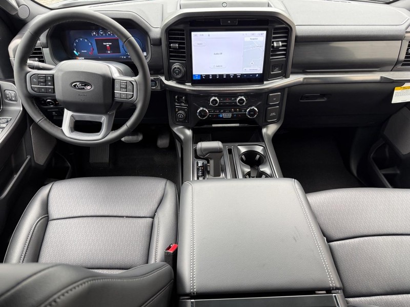 Ford F-150 Vehicle Full-screen Gallery Image 10