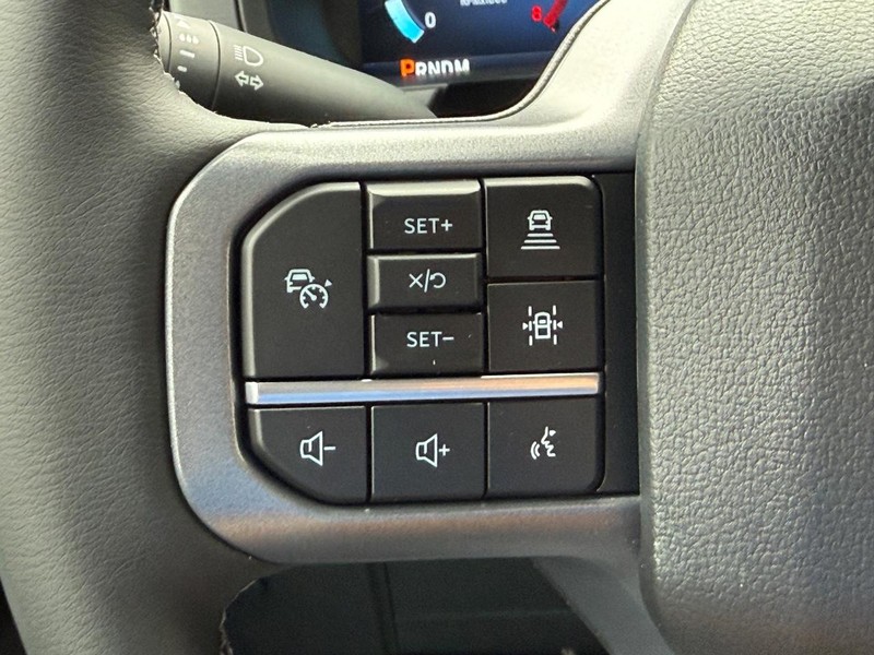 Ford F-150 Vehicle Full-screen Gallery Image 15
