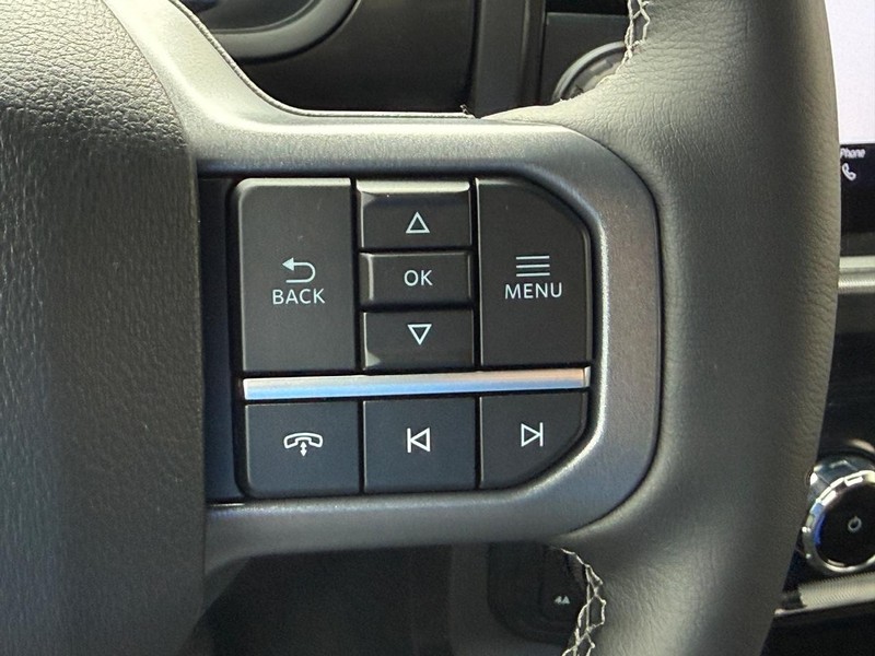Ford F-150 Vehicle Full-screen Gallery Image 16