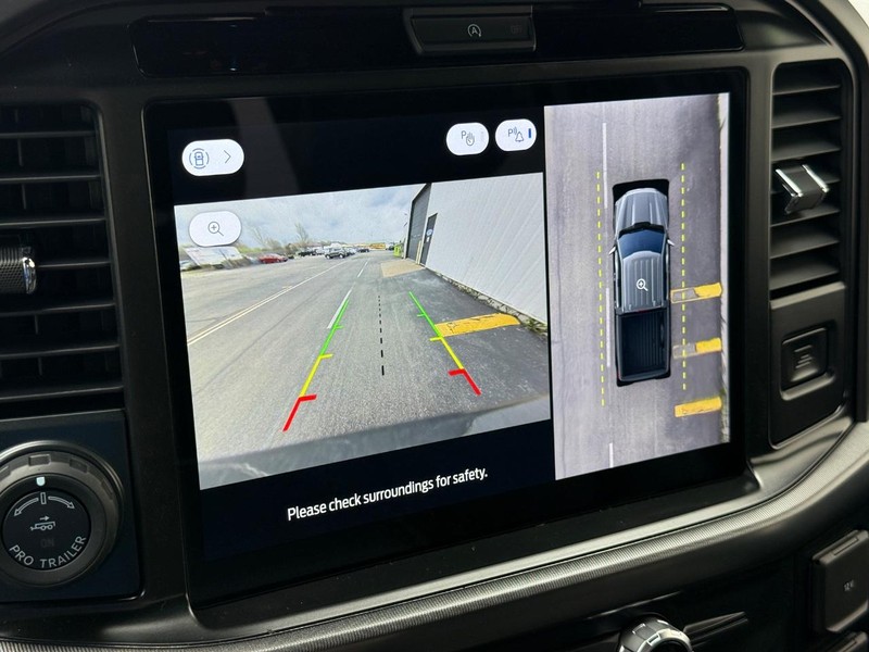 Ford F-150 Vehicle Full-screen Gallery Image 18