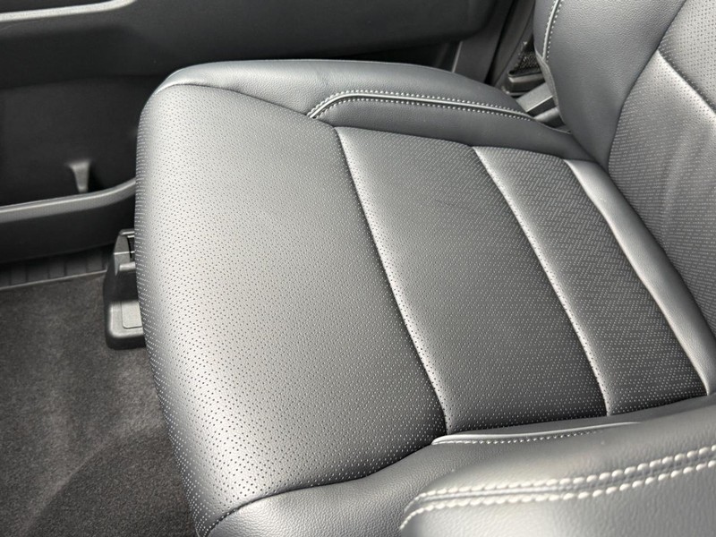 Ford F-150 Vehicle Full-screen Gallery Image 20