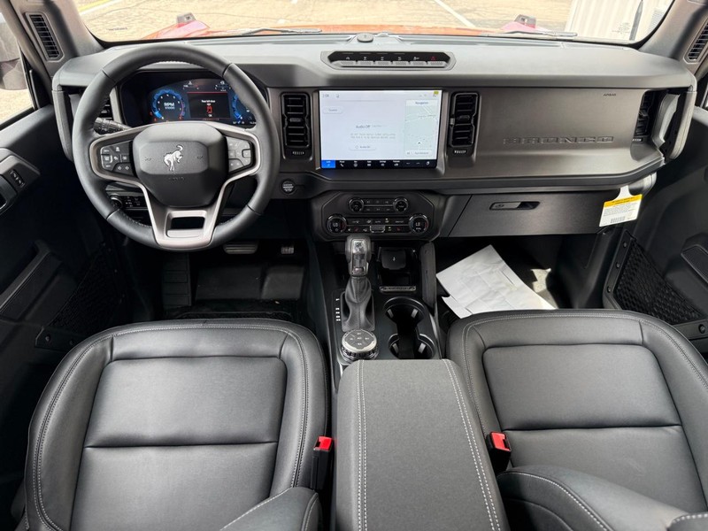 Ford Bronco Vehicle Full-screen Gallery Image 10