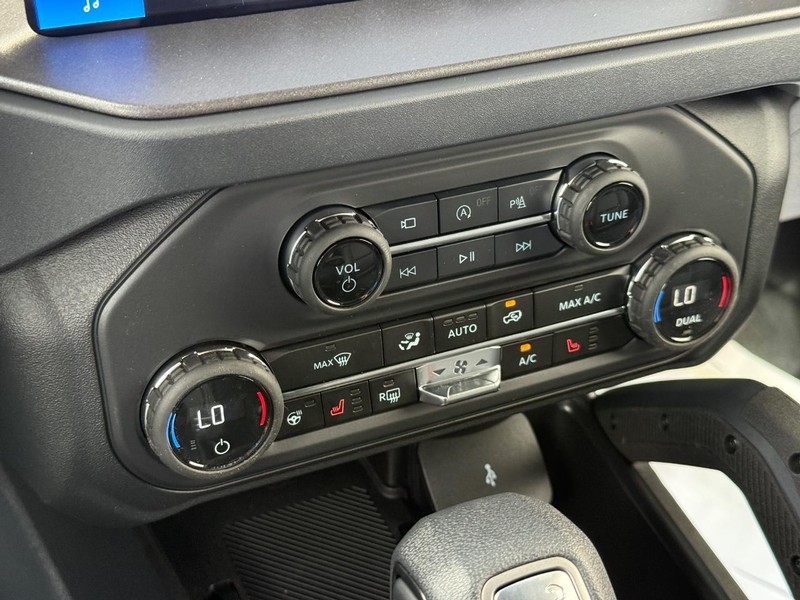 Ford Bronco Vehicle Full-screen Gallery Image 19