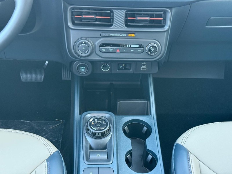 Ford Maverick Vehicle Full-screen Gallery Image 11