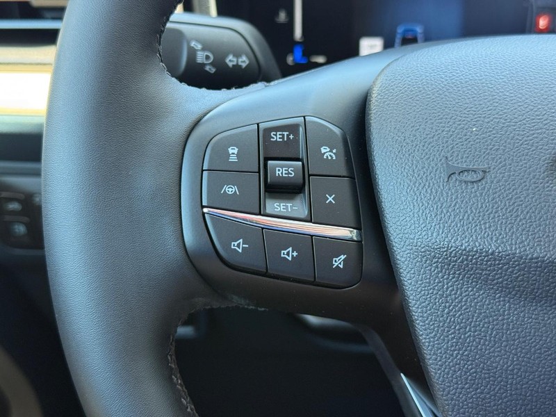 Ford Maverick Vehicle Full-screen Gallery Image 14