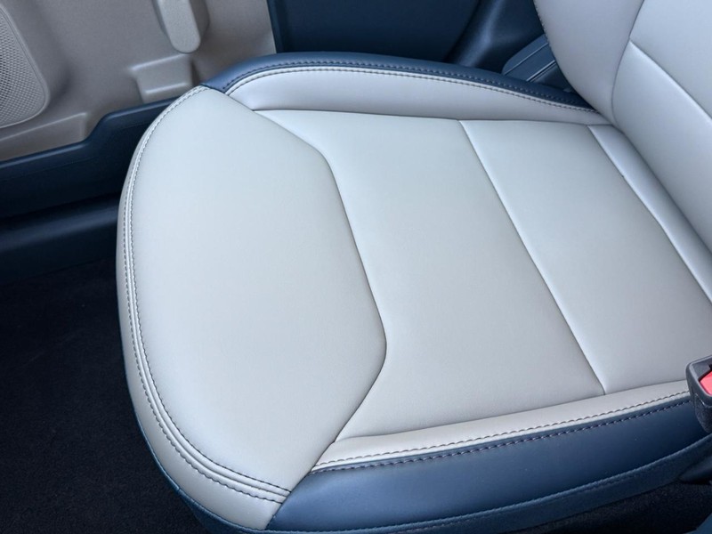 Ford Maverick Vehicle Full-screen Gallery Image 19
