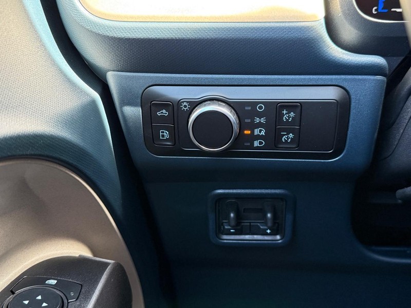 Ford Maverick Vehicle Full-screen Gallery Image 20