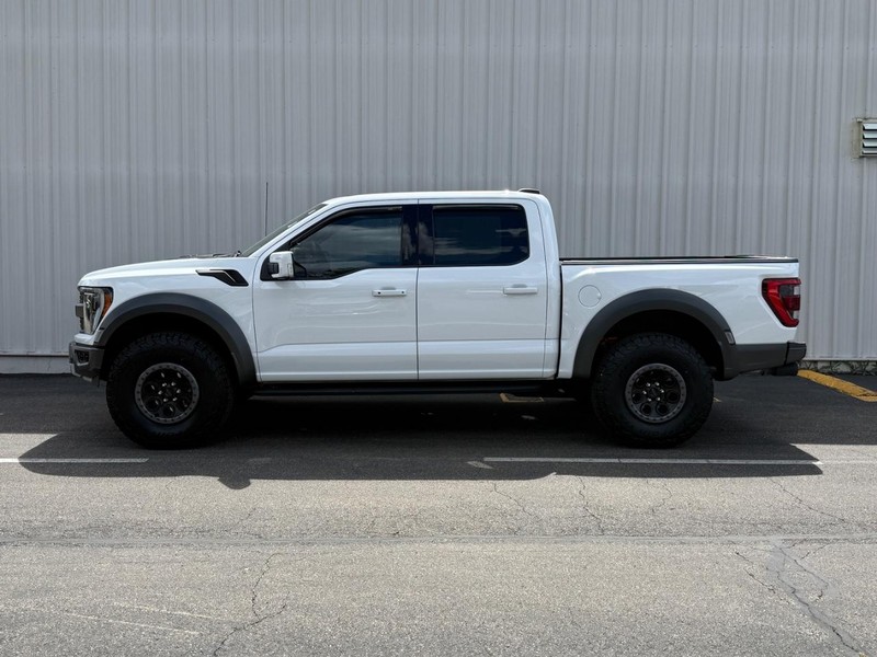 Ford F-150 Vehicle Full-screen Gallery Image 2