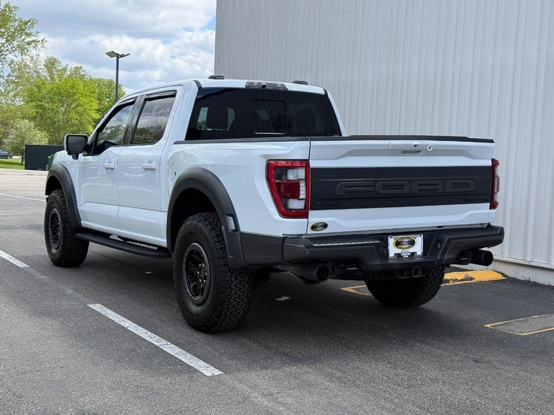 Ford F-150 Vehicle Full-screen Gallery Image 3