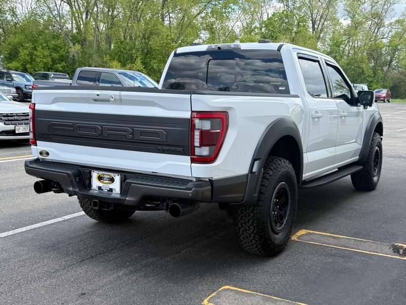 Ford F-150 Vehicle Full-screen Gallery Image 6