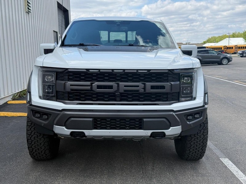 Ford F-150 Vehicle Full-screen Gallery Image 8