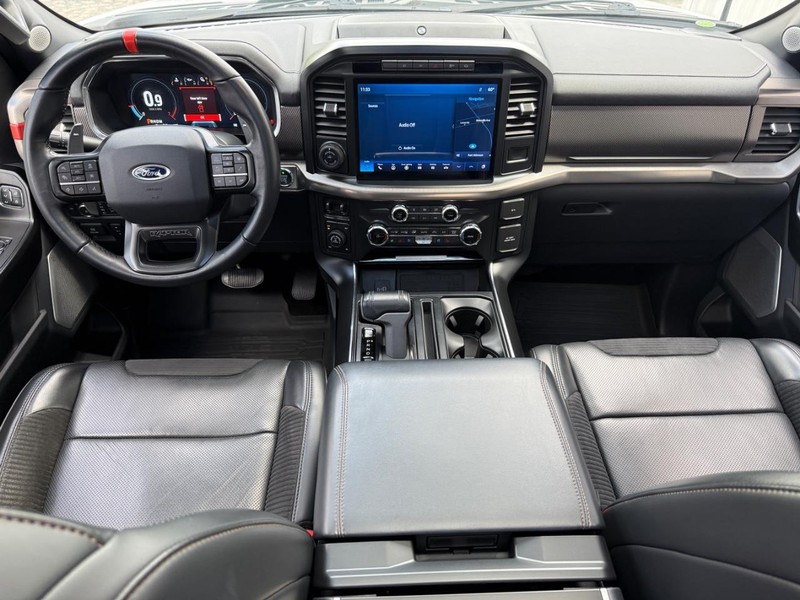 Ford F-150 Vehicle Full-screen Gallery Image 10