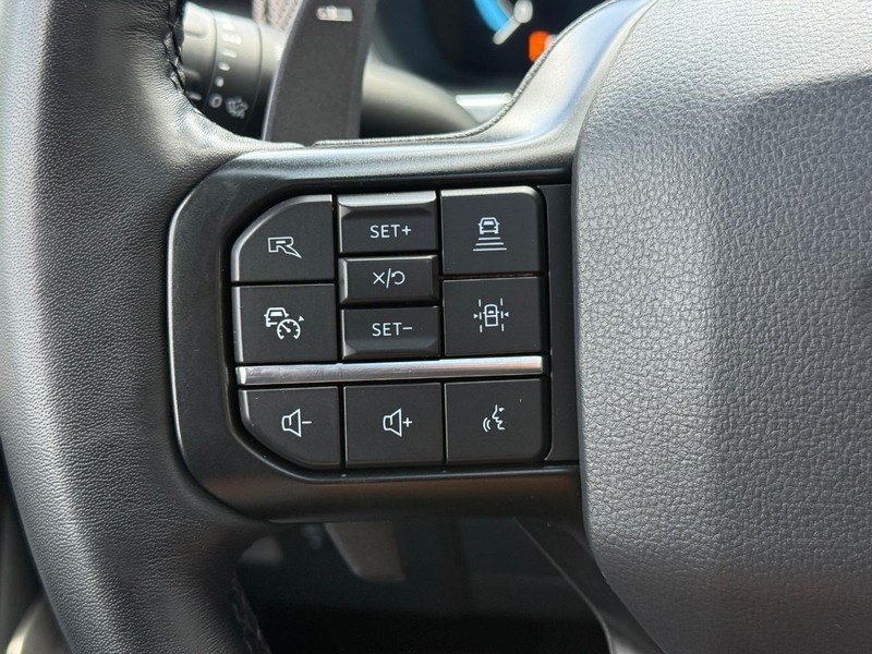 Ford F-150 Vehicle Full-screen Gallery Image 15