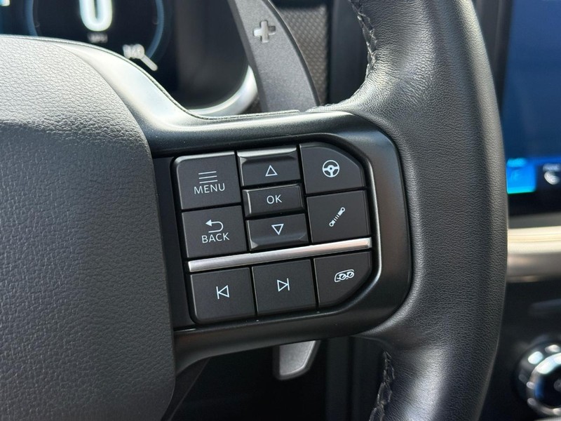 Ford F-150 Vehicle Full-screen Gallery Image 16