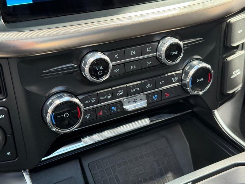 Ford F-150 Vehicle Full-screen Gallery Image 19
