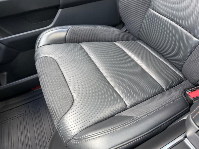 Ford F-150 Vehicle Full-screen Gallery Image 20