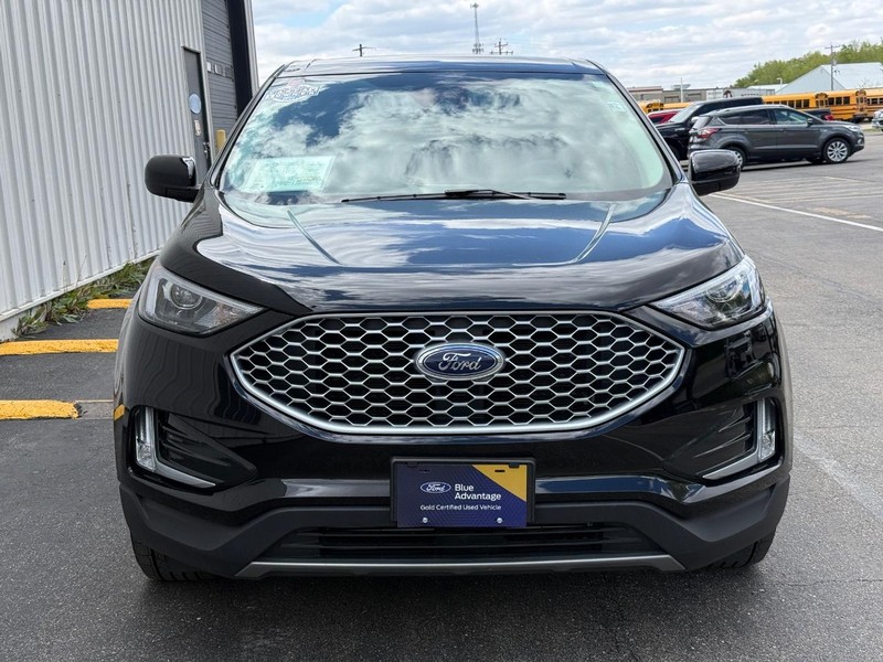 Ford Edge Vehicle Full-screen Gallery Image 08