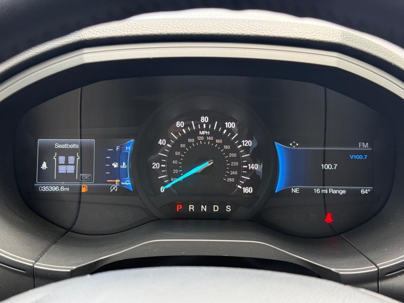 Ford Edge Vehicle Full-screen Gallery Image 17