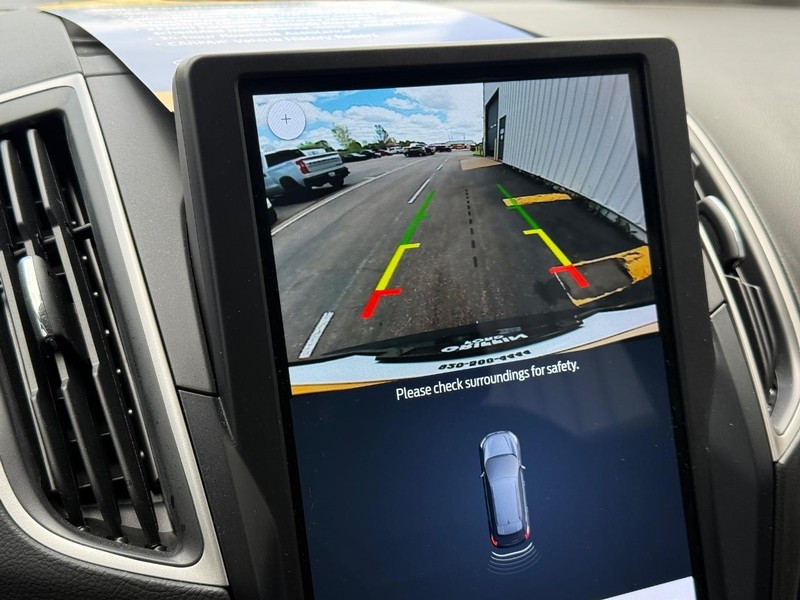 Ford Edge Vehicle Full-screen Gallery Image 18