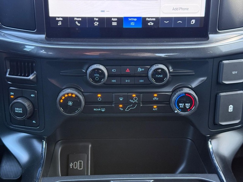 Ford F-150 Vehicle Full-screen Gallery Image 12