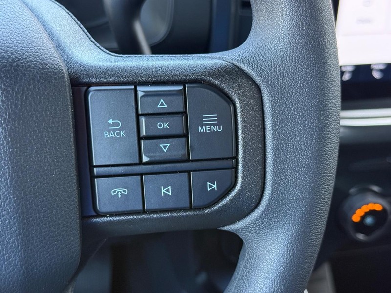 Ford F-150 Vehicle Full-screen Gallery Image 16