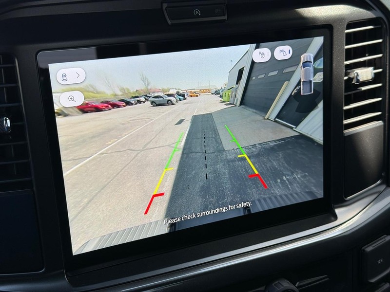 Ford F-150 Vehicle Full-screen Gallery Image 19