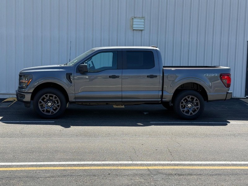 Ford F-150 Vehicle Full-screen Gallery Image 2