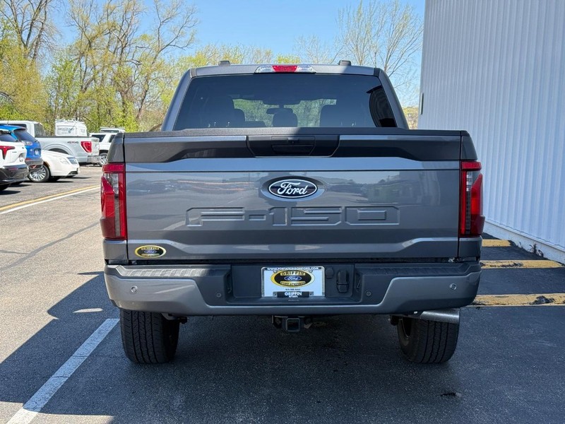 Ford F-150 Vehicle Full-screen Gallery Image 4