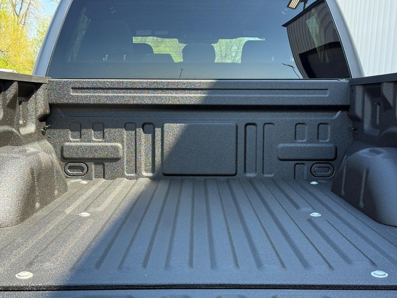 Ford F-150 Vehicle Full-screen Gallery Image 5