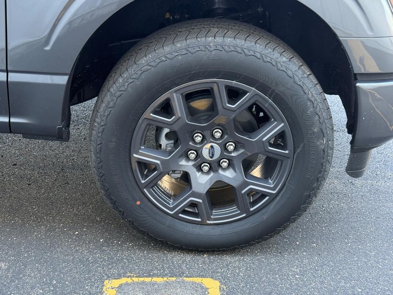 Ford F-150 Vehicle Full-screen Gallery Image 7