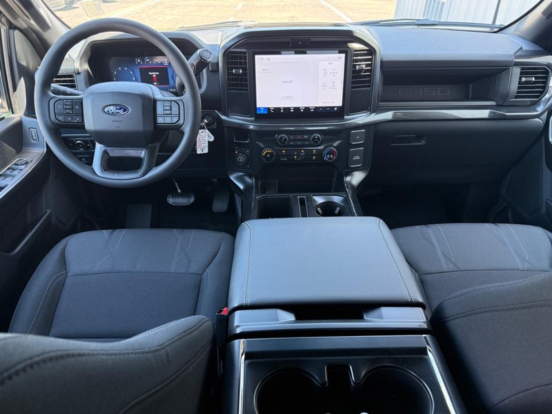 Ford F-150 Vehicle Full-screen Gallery Image 10
